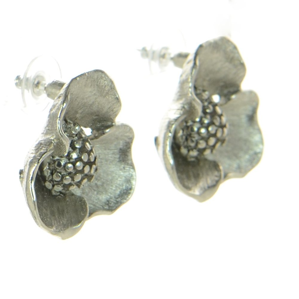 OSCAR DE LA RENTA Brushed Textured Flower Earrings